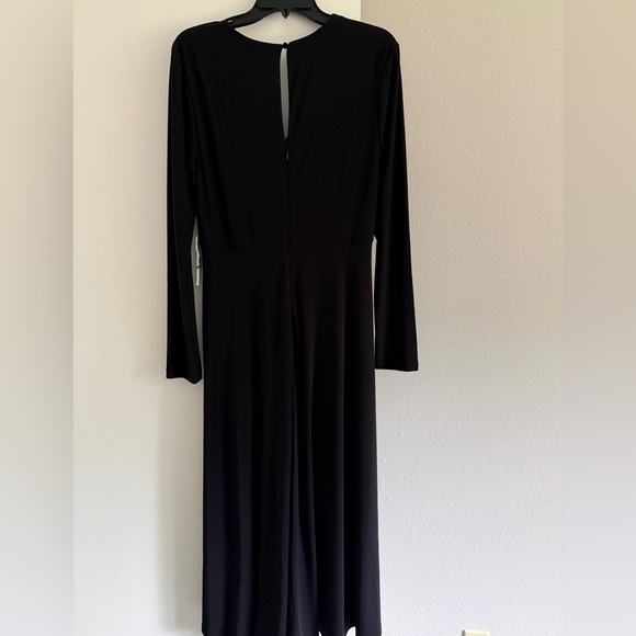 Elegant Black Long Sleeve Dress - Picture 3 of 4